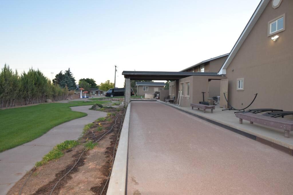 Tacit Shadow Resort Paradise Deluxe Suite, Gym, Coffee Bar, Hot-Tub, Free Laundry, Food Available Parowan Extérieur photo