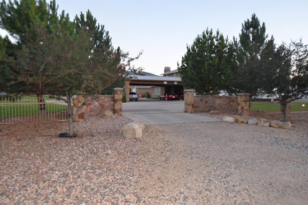 Tacit Shadow Resort Paradise Deluxe Suite, Gym, Coffee Bar, Hot-Tub, Free Laundry, Food Available Parowan Extérieur photo